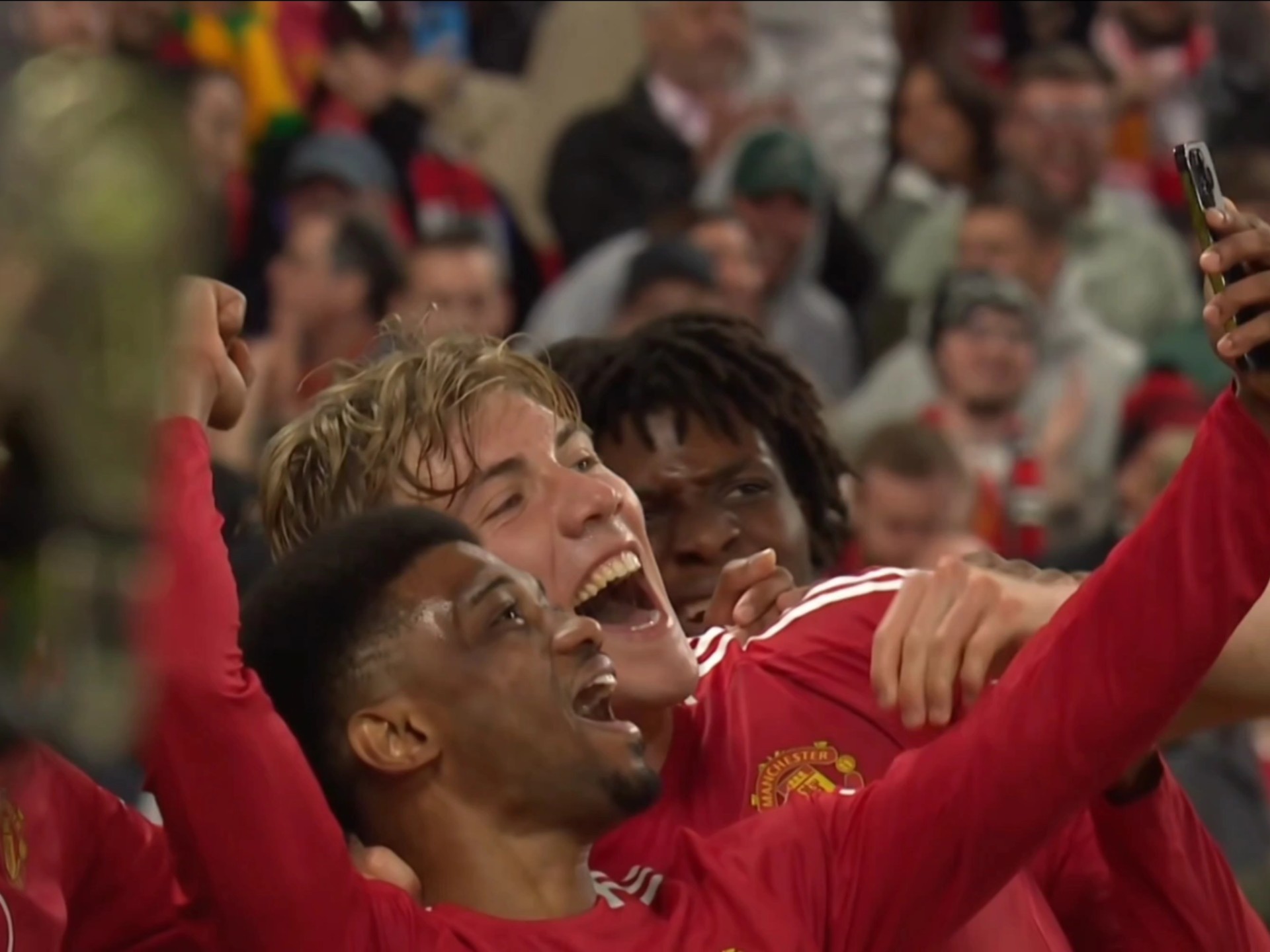 包含曼联中场成功抢断，制造进球机会的词条