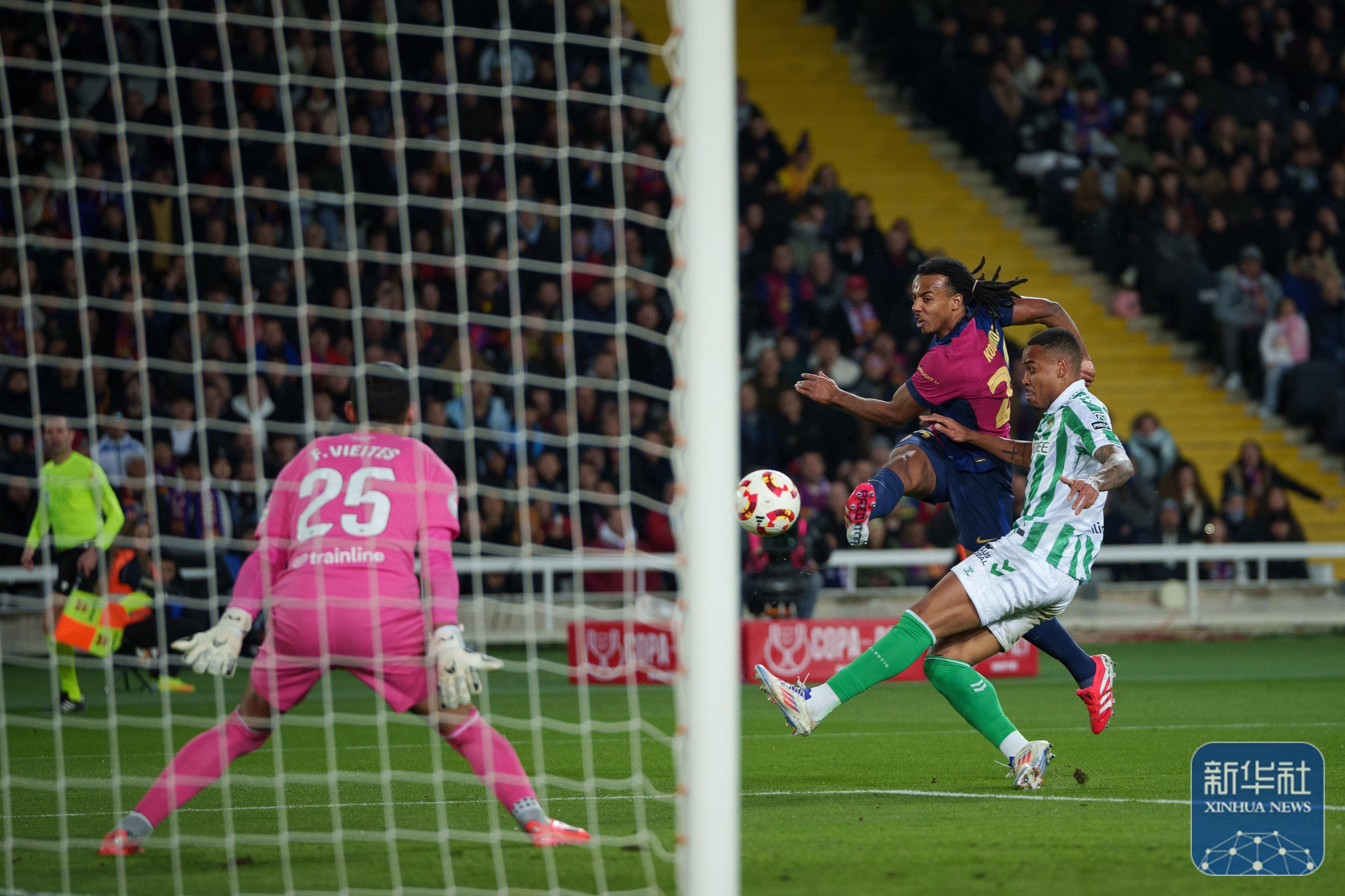 西班牙网球队完胜意大利网球队,克耶高斯制霸全场的简单介绍 西班牙网球队完胜意大利网球队,克耶高斯制霸全场的简单介绍