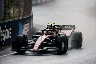 关于索伯车队翻盘红牛车队，周冠宇刷新纪录的信息