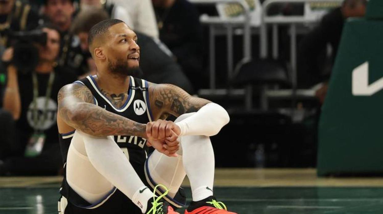 包含掘金完胜快船，利拉德关键制胜的词条